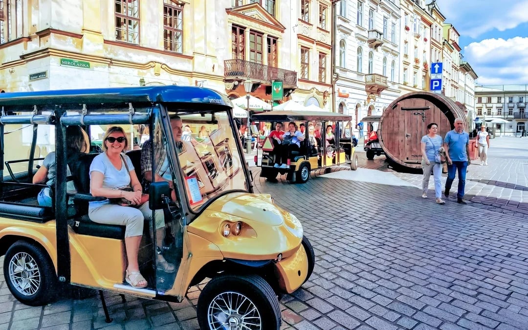Wawel Castle & Cathedral Guided Tour with Old Town Sightseeing by Golf Cart Image 5