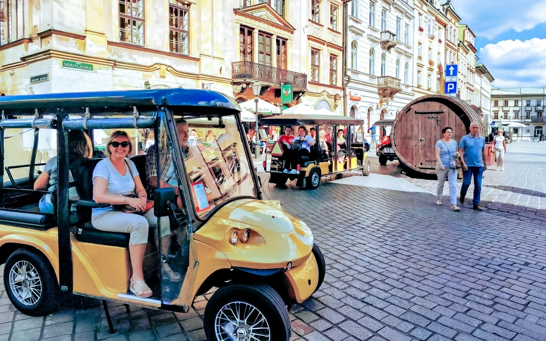 Wawel Castle & Cathedral Guided Tour with Old Town Sightseeing by Golf Cart Image 5