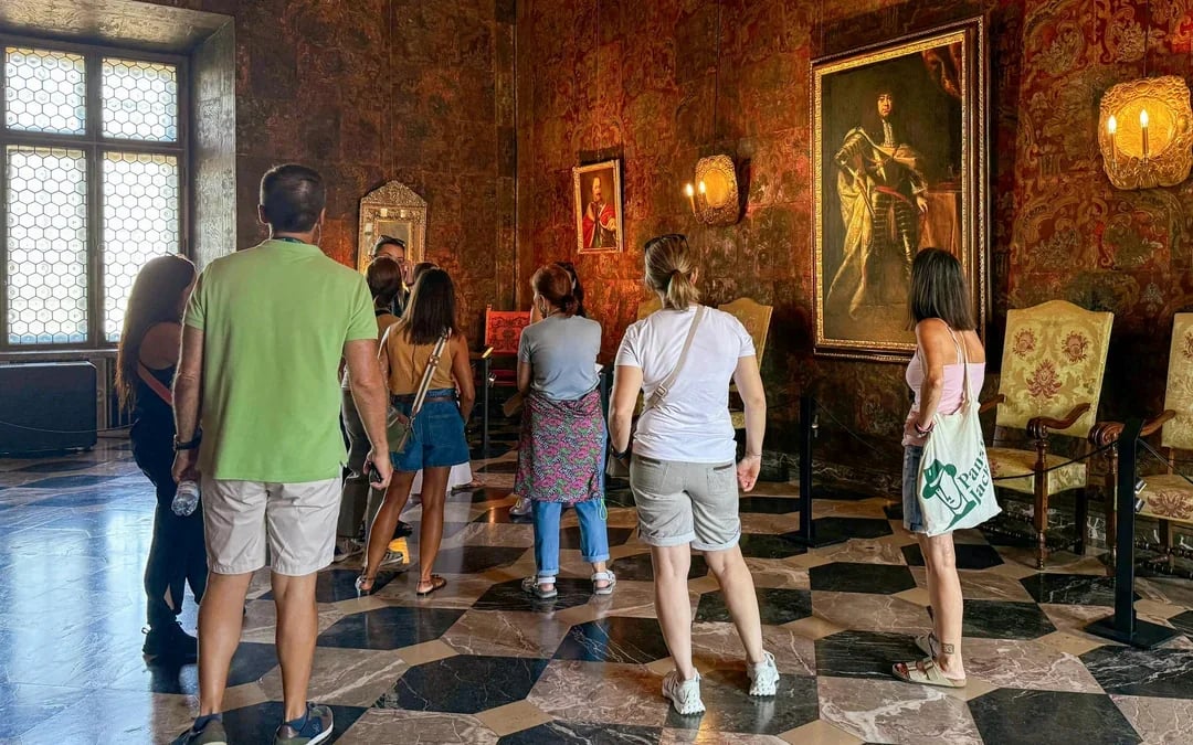 Wawel Castle & Cathedral Guided Tour with Old Town Sightseeing by Golf Cart Image 7