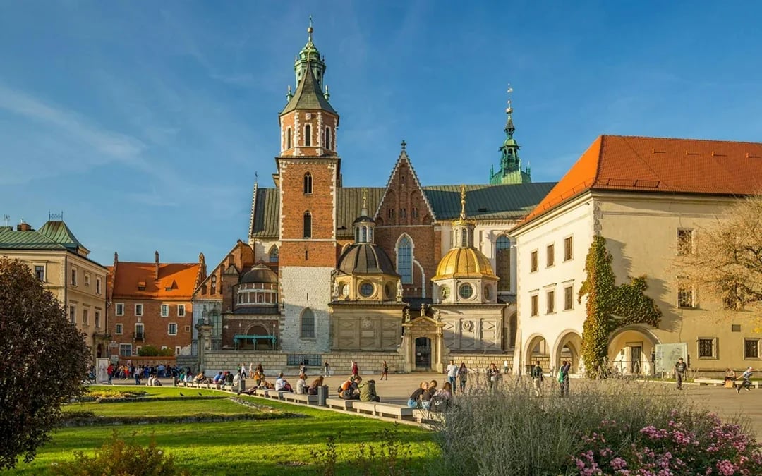 Wawel Castle, Cathedral & Rynek Underground Museum Guided Tour Image 1