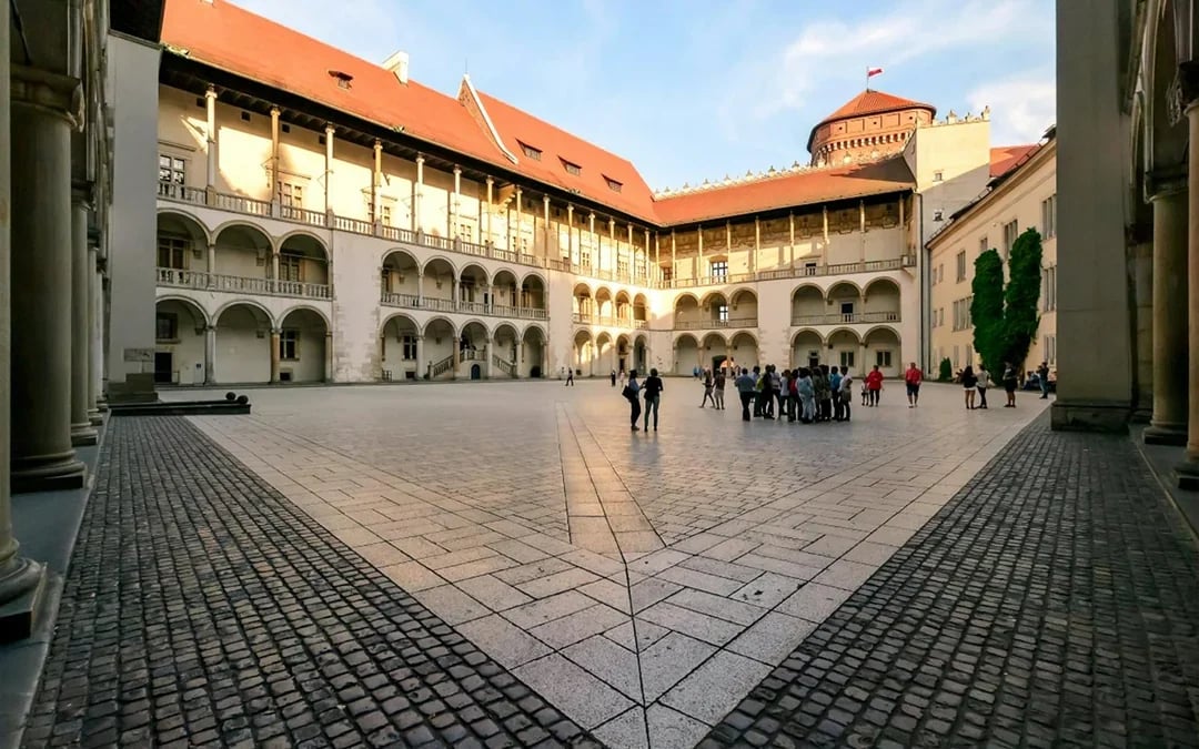 Wawel Castle, Cathedral & Rynek Underground Museum Guided Tour Image 6