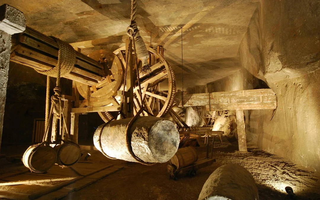 Wawel Castle, Cathedral & Wieliczka Salt Mine Guided Tour with Lunch Image 12