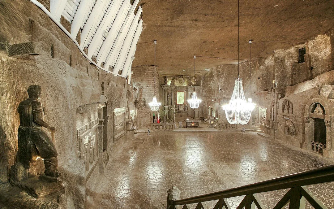 Wawel Castle, Cathedral & Wieliczka Salt Mine Guided Tour with Lunch Image 4