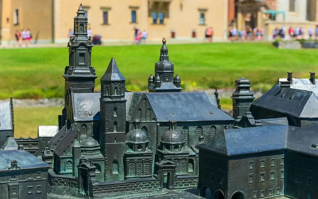 Wawel Castle Skip-the-Line Guided Tour with Optional Exhibitions Image 6