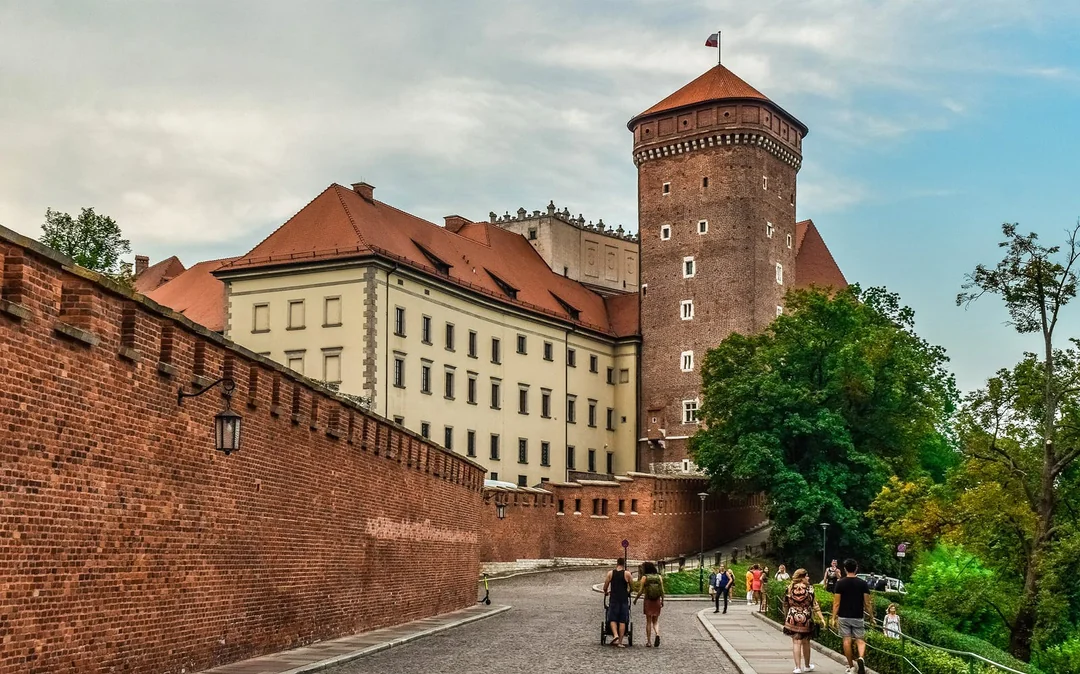 Wawel Hill: Surroundings Tour with Audio Guide Image 1