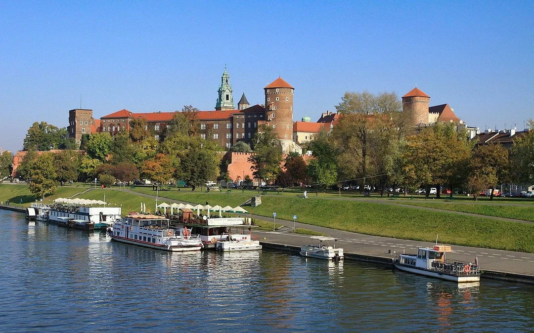 Wawel Hill: Surroundings Tour with Audio Guide Image 4