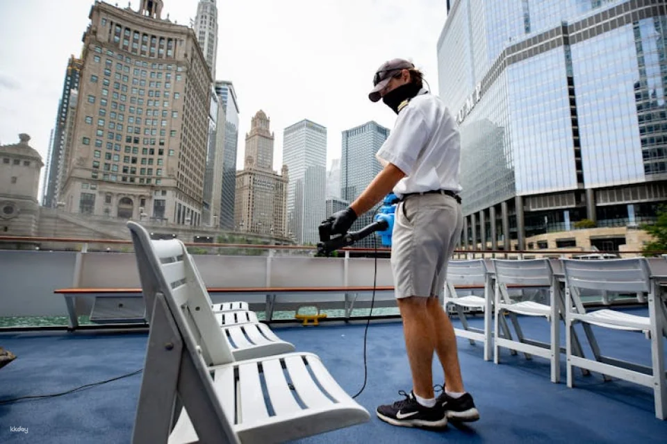 Wendella’s 90 minute Chicago River architecture tour