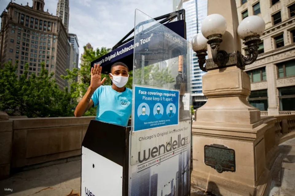 Wendella’s 90 minute Chicago River architecture tour