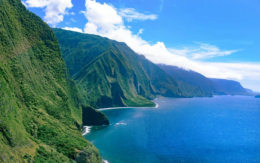 West Maui & Molokai Helicopter Tour Image 2