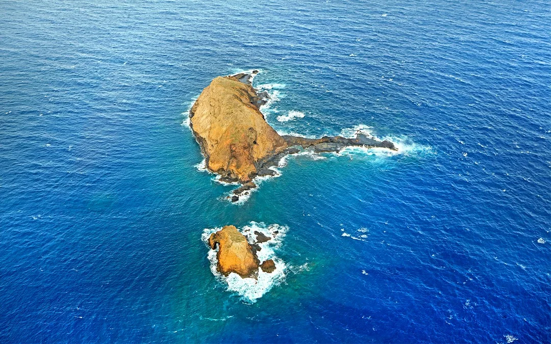West Maui & Molokai Helicopter Tour Image 5