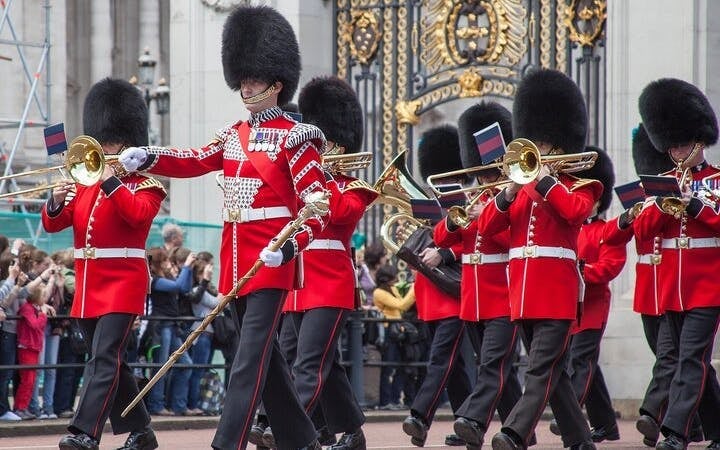 Westminster Royal Changing of the Guard Guided Walking Tour Image 3