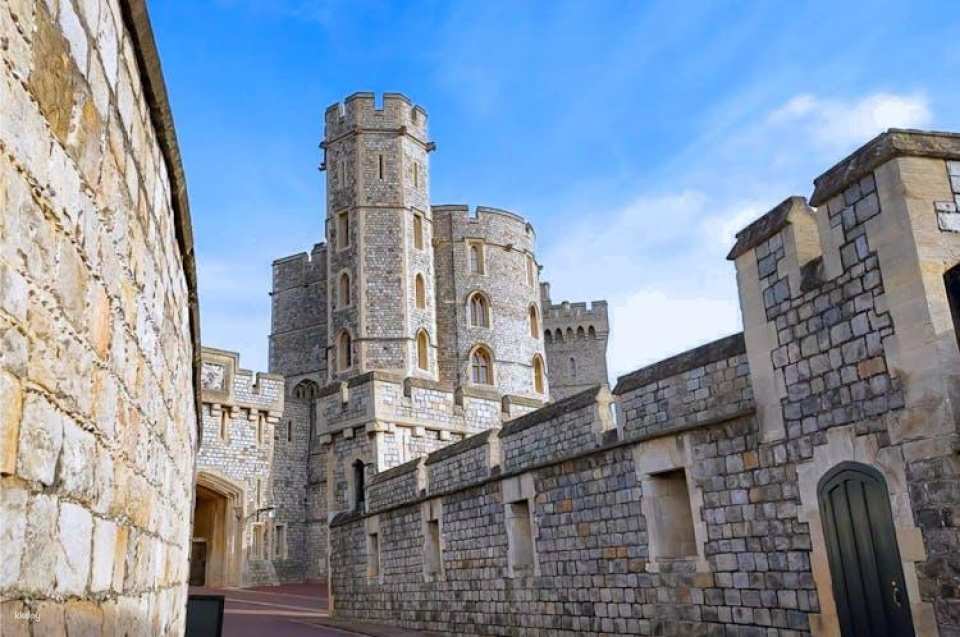 Windsor Castle and optional Tower of London tour with entry tickets
