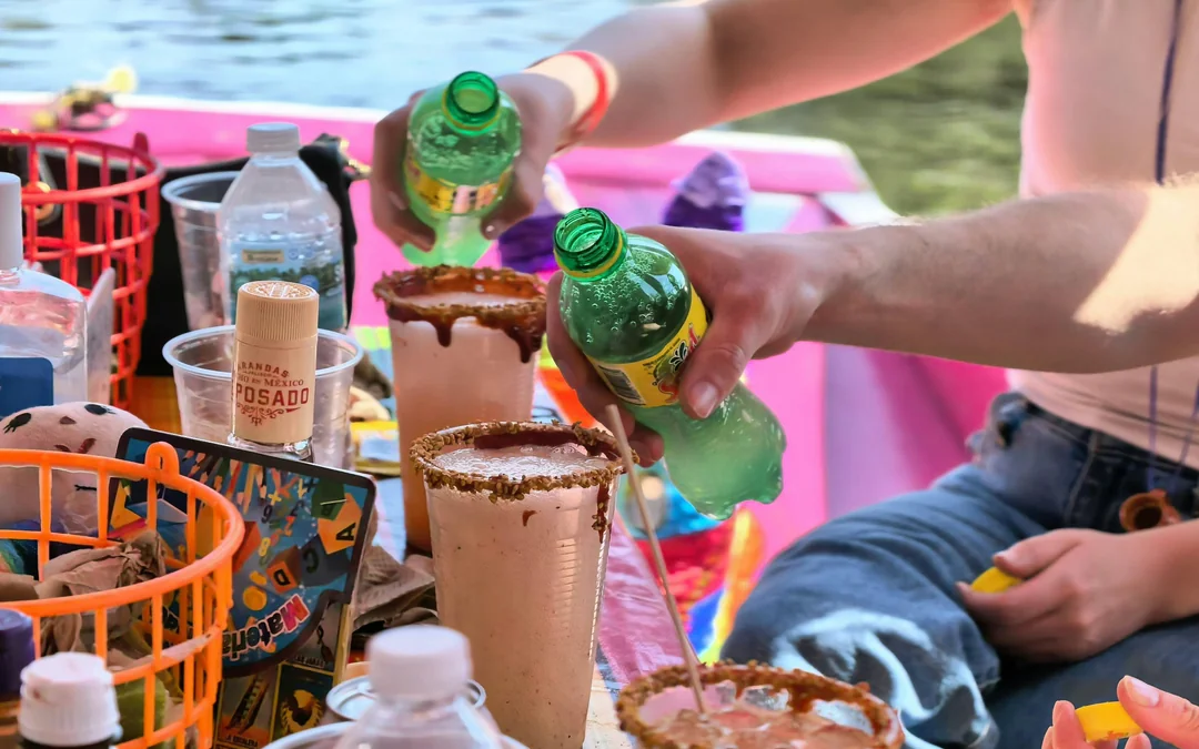 Xochimilco Boat Tour with Mexican Tacos, Unlimited Drinks & Games Image 5