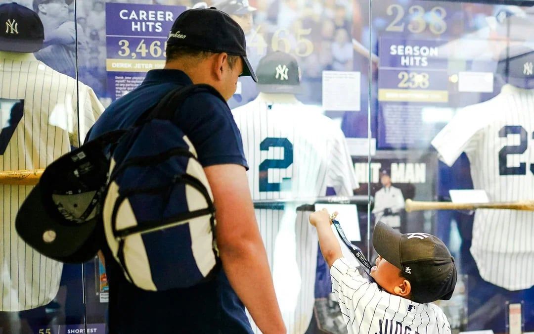 Yankee Stadium Guided Tour with Monument Park and Yankees Museum Image 8