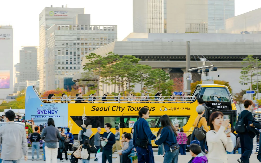 Yellow Balloon City Bus: Dongdaemun Hop-on Hop-off Bus Tour Image 3