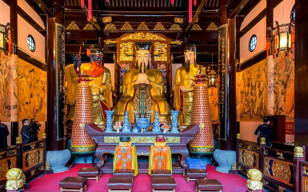 Yu Garden and City God Temple Guided Tour Image 3