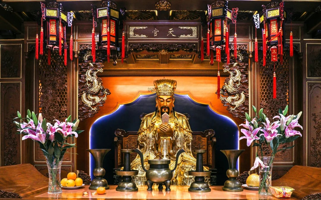 Yu Garden and City God Temple Guided Tour Image 4