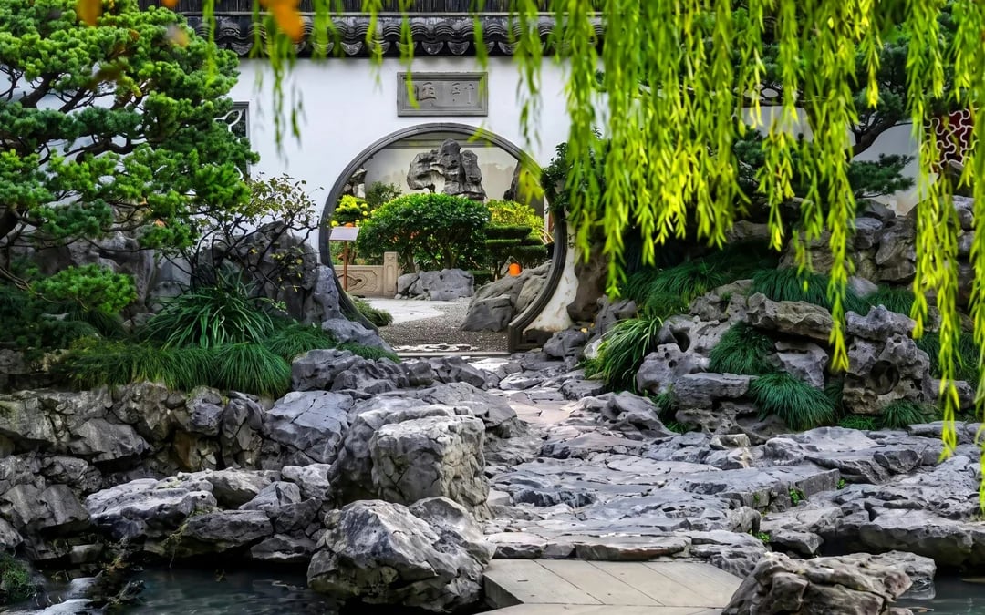 Yu Garden and City God Temple Guided Tour Image 8