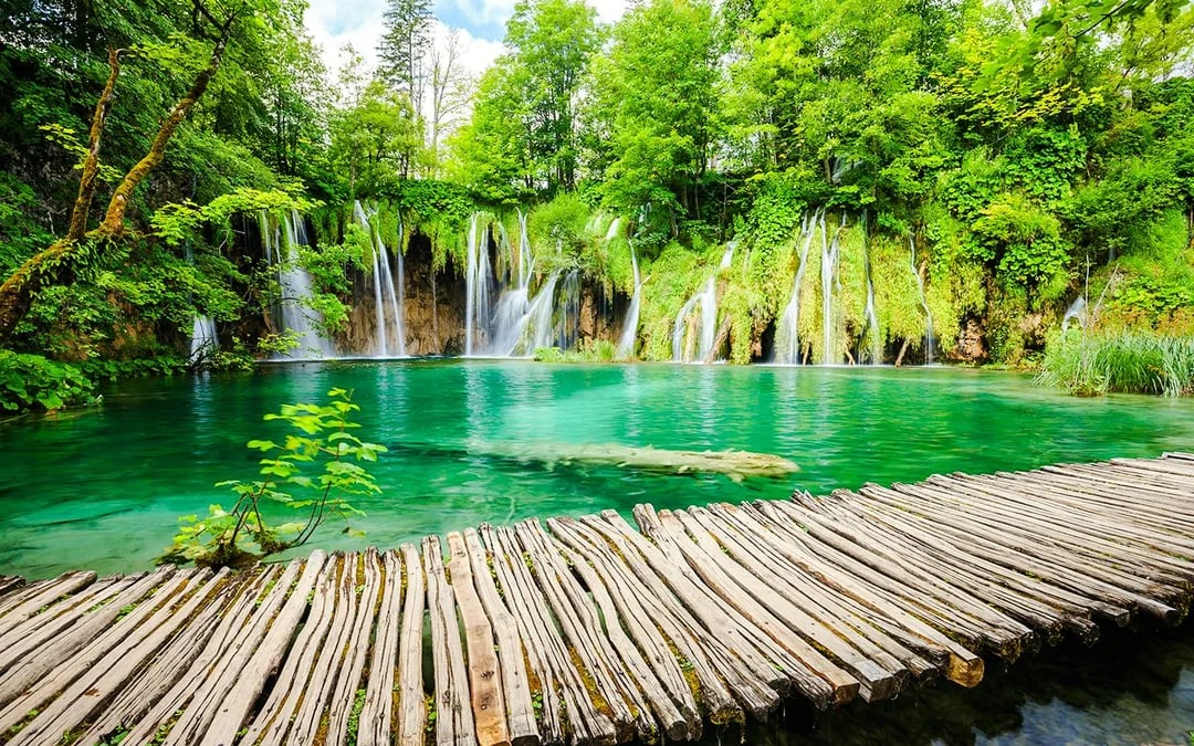 Zagreb to Plitvice: Private Transfer to Paradise Image 1