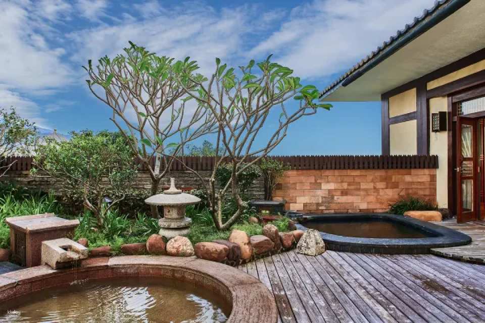 [Zhuhai, China] Zhuhai Royal Hot Spring Resort Hot Spring Tickets | Grand Temple Fair Buffet Dinner & Chinese Massage Package | Japanese-style Town - A Must-Visit Resort in Zhuhai