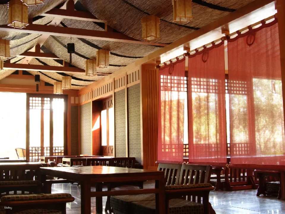 [Zhuhai, China] Zhuhai Royal Hot Spring Resort Hot Spring Tickets | Grand Temple Fair Buffet Dinner & Chinese Massage Package | Japanese-style Town - A Must-Visit Resort in Zhuhai
