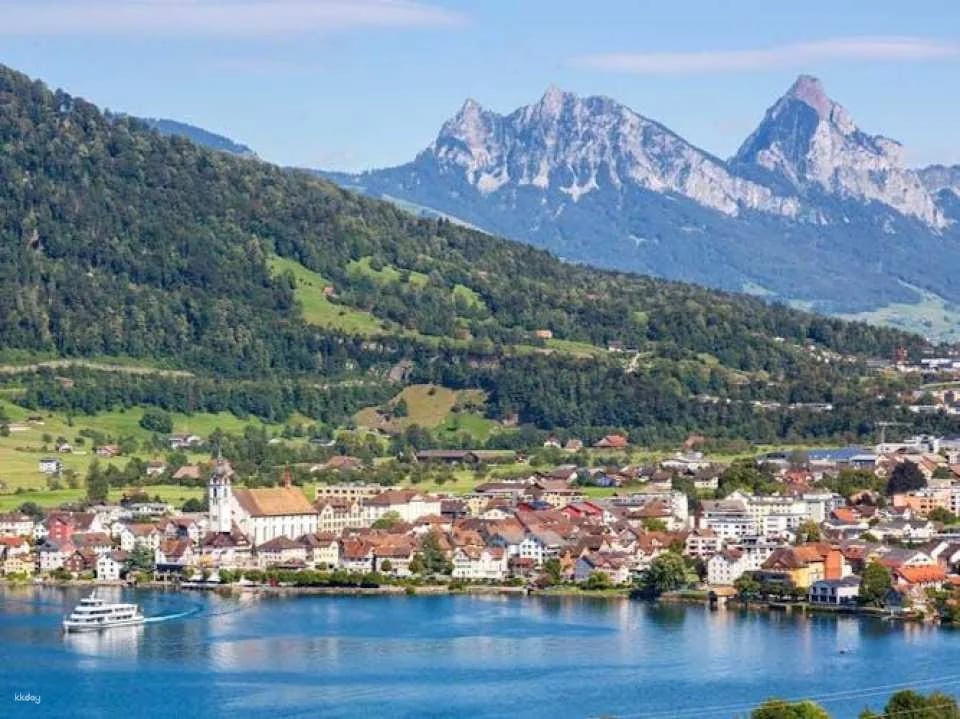 Zug city highlights walking tour with a local