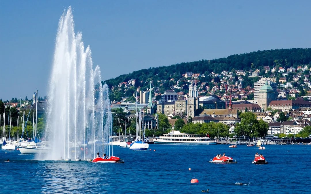 Zurich City Sightseeing Bus and Old Town Walking Tour Image 4