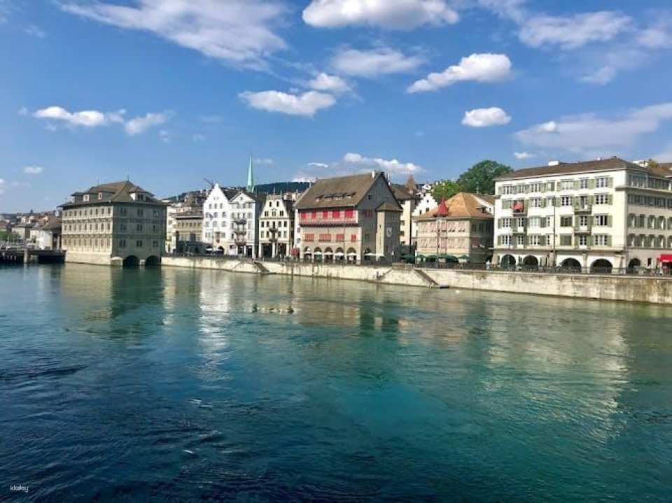 Zurich guided bus tour with lake cruise and optional FIFA Museum entry