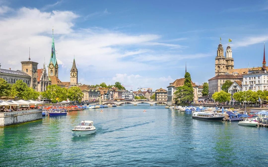 Zürich Guided Tour with Cable Car & Sightseeing Cruise Image 4