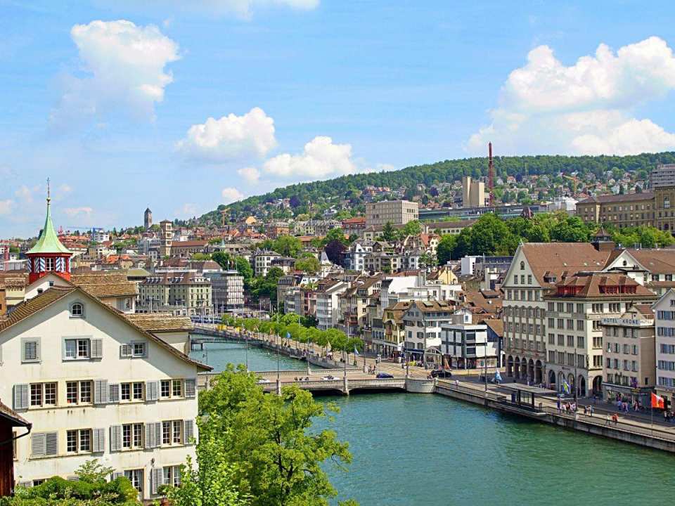 Zurich interactive scavenger hunt with the smartphone
