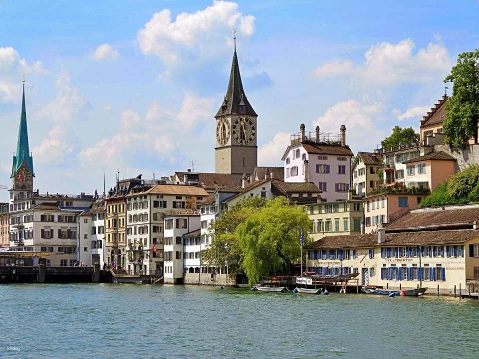 Zurich interactive scavenger hunt with the smartphone