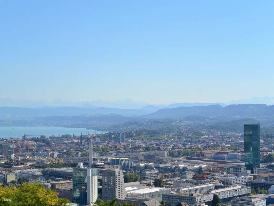 Zurich interactive scavenger hunt with the smartphone